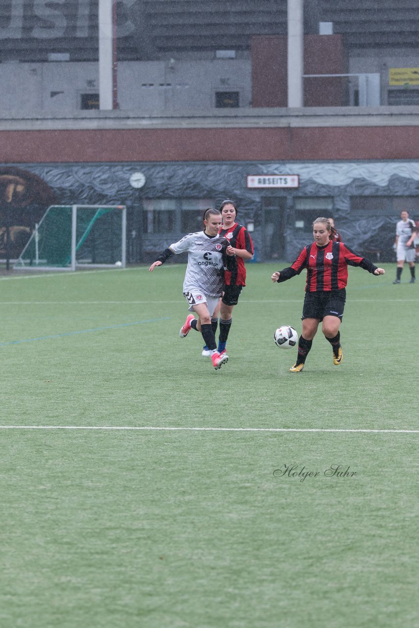 Bild 159 - B-Juniorinnen FC St.Pauli . Braedstrup IF : Ergebnis: 4:1